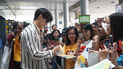 พุฒิชัย เกษตรสิน (DJ Push) กับงานพบปะแฟนคลับเวียดนามเป็นครั้งแรก - ảnh 1