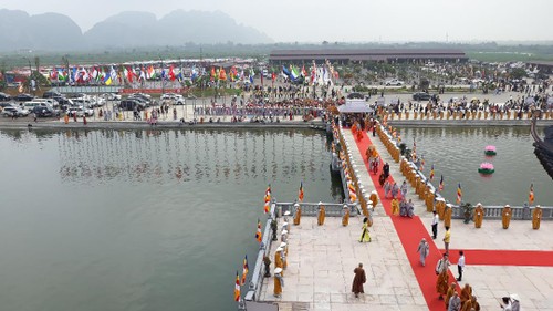 บรรยากาศ ณ ศูนย์วัฒนธรรมพุทธศาสนาตามจุ๊กในงานวิสาขบูชาโลก2019  - ảnh 20