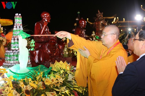 บรรยากาศ ณ ศูนย์วัฒนธรรมพุทธศาสนาตามจุ๊กในงานวิสาขบูชาโลก2019  - ảnh 37