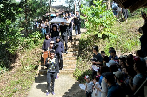 ประเพณีในการจัดงานแต่งงานของชนเผ่าหนุ่ง ในจังหวัดลาวกาย - ảnh 1