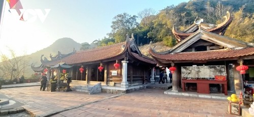 เขตโบราณสถานทางประวัติศาสตร์และทัศนียภาพปูชนียสถานเอียนตื๋อในยามวสันต์ - ảnh 9