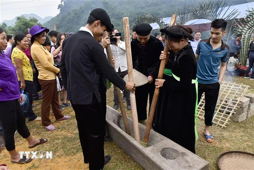 เทศกาลตำข้าวเม่า ความงามทางวัฒนธรรมของชนเผ่าไตในจังหวัดเตวียนกวาง - ảnh 2