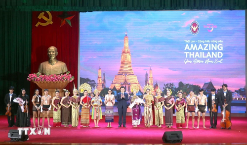 เผยแพร่วัฒนธรรมไทยสู่ประชาชนจังหวัดฮึงเอียน - ảnh 1