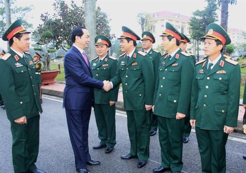 越南国家主席陈大光在海防市拜年 - ảnh 1