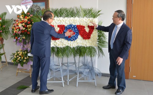 越南之声广播电台台长会见柬埔寨王国驻越特命全权大使 - ảnh 1