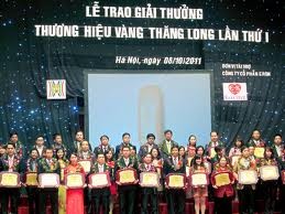 Unternehmen werden mit dem Preis Goldenes Markenzeichen 2012 ausgezeichnet - ảnh 1