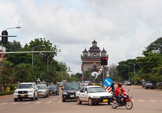 Premierminister Nguyen Tan Dung beteiligt sich an ASEM-Treffen in Laos - ảnh 1