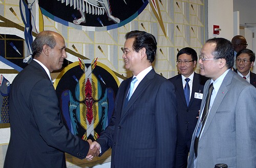 Menschen stehen im Fokus der Entwicklung - ảnh 1