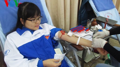 „Roter Transfer“ erhält 48.000 Blutseinheit - ảnh 1