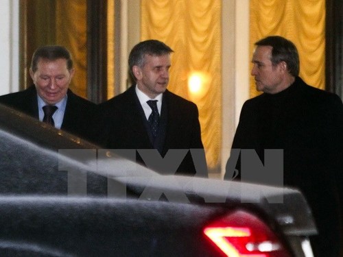 Ukrainische Verhandlungspartner unterzeichnen Masterplan zur Umsetzung der Minsk-Vereinbarung - ảnh 1