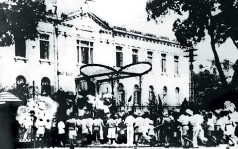 Vietnammesen sind stolz auf den Sieg der vietnamesischen Augustrevolution - ảnh 1