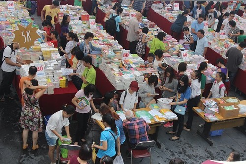 Forum über vietnamesische zeitgenössische Schriftstellerinnen - ảnh 1