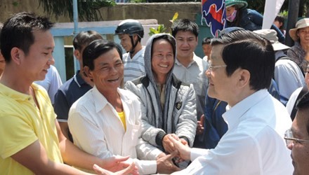 Staatspräsident Truong Tan Sang besucht Insel Ly Son - ảnh 1