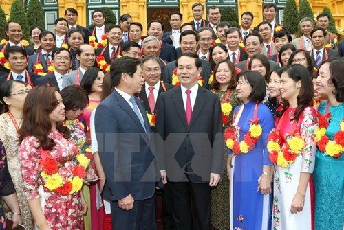 Staatspräsident Tran Dai Quang empfängt 60 Parteisekretäre im staatlichen Unternehmen - ảnh 1