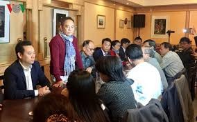 Vietnamesen in Deutschland helfen Opfern der Flutkatastrophe in Zentralvietnam - ảnh 1