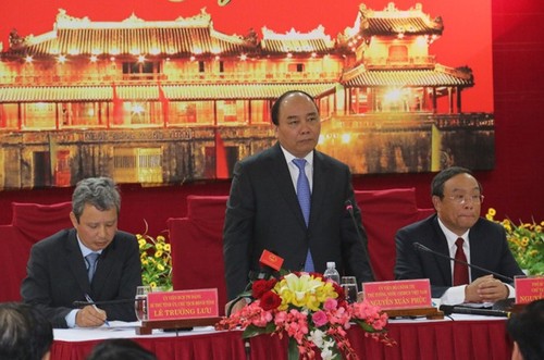 Premierminister Nguyen Xuan Phuc besucht Thua Thien Hue - ảnh 1