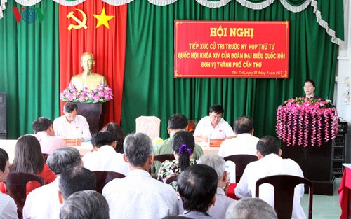 Parlamentspräsidentin Nguyen Thi Kim Ngan trifft Wähler in Can Tho - ảnh 1