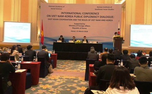 Vietnam und Südkorea wollen ihre starke Rolle bei der Integration in Ostasien weiter entfalten - ảnh 1