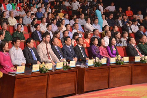 Eröffnung des Festivals der Kultur, des Sports und des Tourismus der verschiedenen Volksgruppen im Nordosten Vietnams - ảnh 2