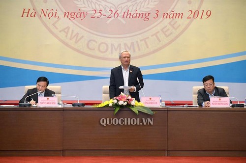 Vollversammlung des Rechtsausschusses zur Reform des Aufbaus und der Verwaltung des Beamtentums - ảnh 1