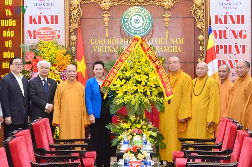 Parlamentspräsidentin Nguyen Thi Kim Ngan gratuliert Zentralverband der vietnamesischen Buddhisten - ảnh 1