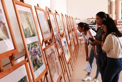 Fotosausstellung und Dokumentarfilme über ASEAN-Gemeinschaft in Vietnam - ảnh 1