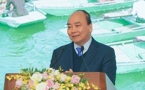 Premierminister Nguyen Xuan Phuc fordert keine Vernachlässigung bei der Bekämpfung des Coronavirus - ảnh 1