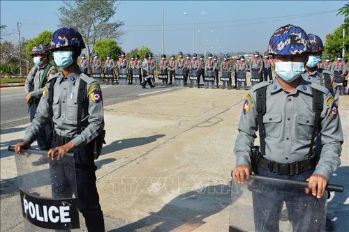 Myanmar: Politikerin Aung San Suu Kyi festgenommen - ảnh 1