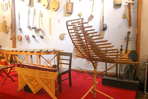 Ausstellung “traditioneller Musikinstrumente der vietnamesischen Völker” - ảnh 1