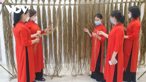Ausstellung von Ao Dai-Tracht in Quang Ninh 2022 - ảnh 1