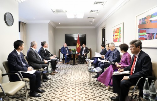 Parlamentspräsident Vuong Dinh Hue trifft Vertreter von Enterprize Energy - ảnh 1