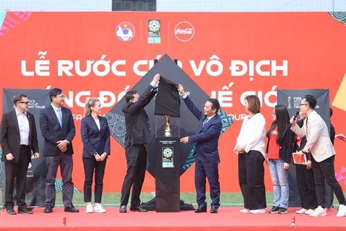 Originalpokal der FIFA Frauen-WM in Hanoi - ảnh 1