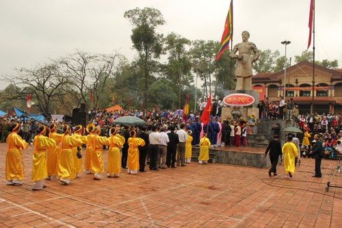 Ehrung des Nationalhelden Hoang Hoa Tham beim Yen The-Festival - ảnh 1