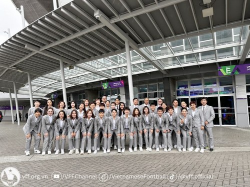  Vietnamesische Fußballerinnen freuen sich über Treffen mit legendärer Fußballerin aus den USA - ảnh 1