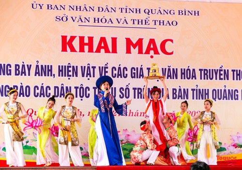 Ausstellung der traditionellen Kulturwerte der ethnischen Minderheiten - ảnh 1