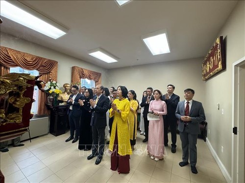 Todestag der Hung-Könige 2024: Kulturfest der Vietnamesen in Washington und Sankt Petersburg - ảnh 1