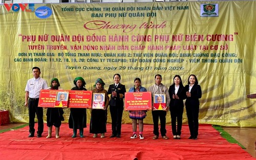 ບຸນປີໃໝ່ປະຈຳຊາດ ຫວຽດນາມ- ບຸນເຕັດແຫ່ງ ຄວາມສະຫງົບສຸກໃນແຕ່ລະຊາຍຄາເຮືອນ - ảnh 9