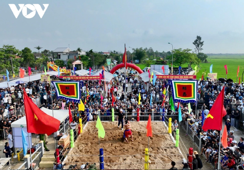 ແນະ​ນຳ​ກ່ຽວ​ກັບ​ງານ​ບຸນ ມວຍ​ປ້ຳ​ ໃນ​ໂອ​ກາດ​ບຸນ​ປີ​ໃໝ່​ປະ​ຈຳ​ຊາດ ຫວຽດ​ນາມ - ảnh 1