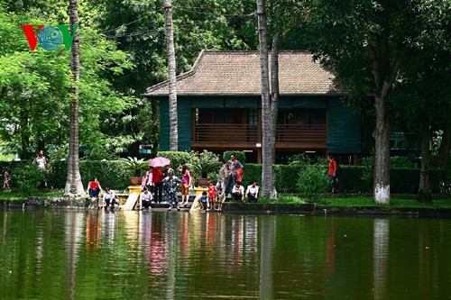 President Ho Chi Minh relic site in the Presidential Palace - ảnh 17