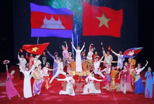 Conmemoran 50 aniversario del establecimiento de las relaciones diplomáticas Vietnam-Camboya - ảnh 1