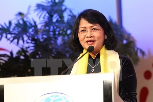 Vietnam participa en el II Foro Euroasiático de Mujeres en San Petersburgo - ảnh 1