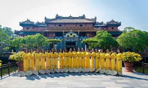 Thua Thien-Hue por convertirse en la capital del “Ao Dai“ - ảnh 1