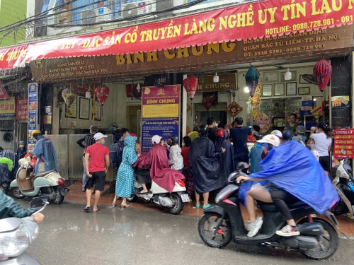 Pasteles de luna de Xuan Dinh, quintaesencia de los sabores tradicionales - ảnh 1