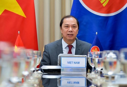 Vietnam participa en la reunión virtual de altos funcionarios de la Asean - ảnh 1