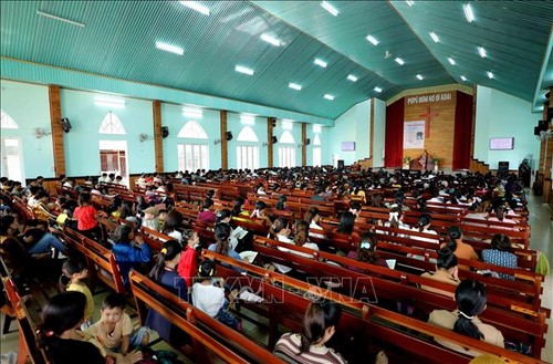 Visitar la iglesia evangélica de Plei Mo Nu - ảnh 2