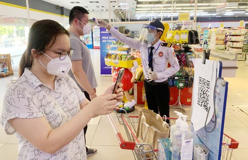 Gobierno emite el reglamento temporal sobre el control del covid-19 - ảnh 1