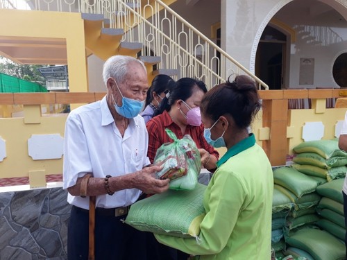 Tran Cang, un hombre que nutre su alma con los actos solidarios - ảnh 1