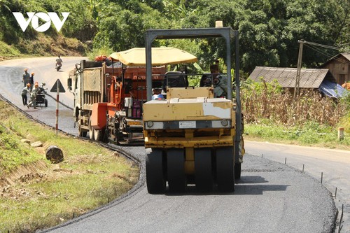 Nuevas carreteras de hormigón en Lai Chau abren futuro prometedor - ảnh 1