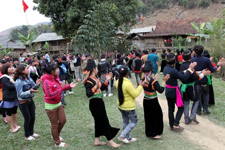 Fiesta de pedir lluvias de los Kho Mú - ảnh 1