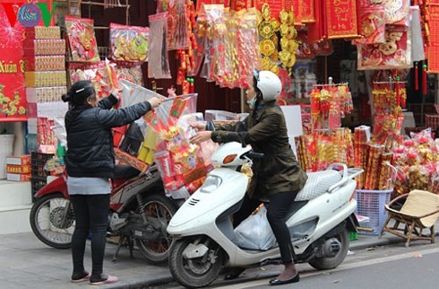 Le culte des Génies du Foyer, une tradition séculaire des Vietnamiens - ảnh 1